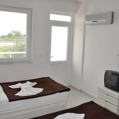 阿纳多卢酒店 3* 菲尼克